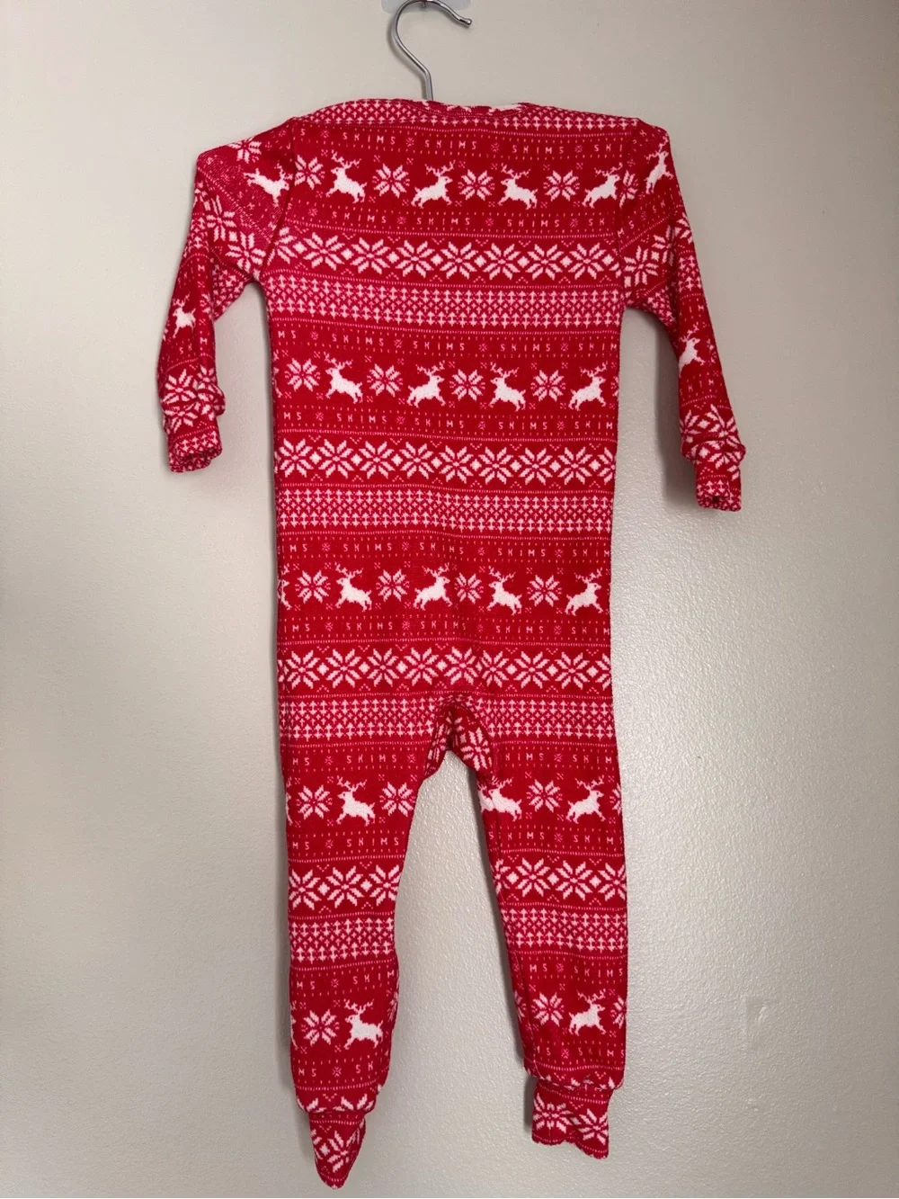 Skims Baby Red and White reindeer Christmas zip up pajamas 12m